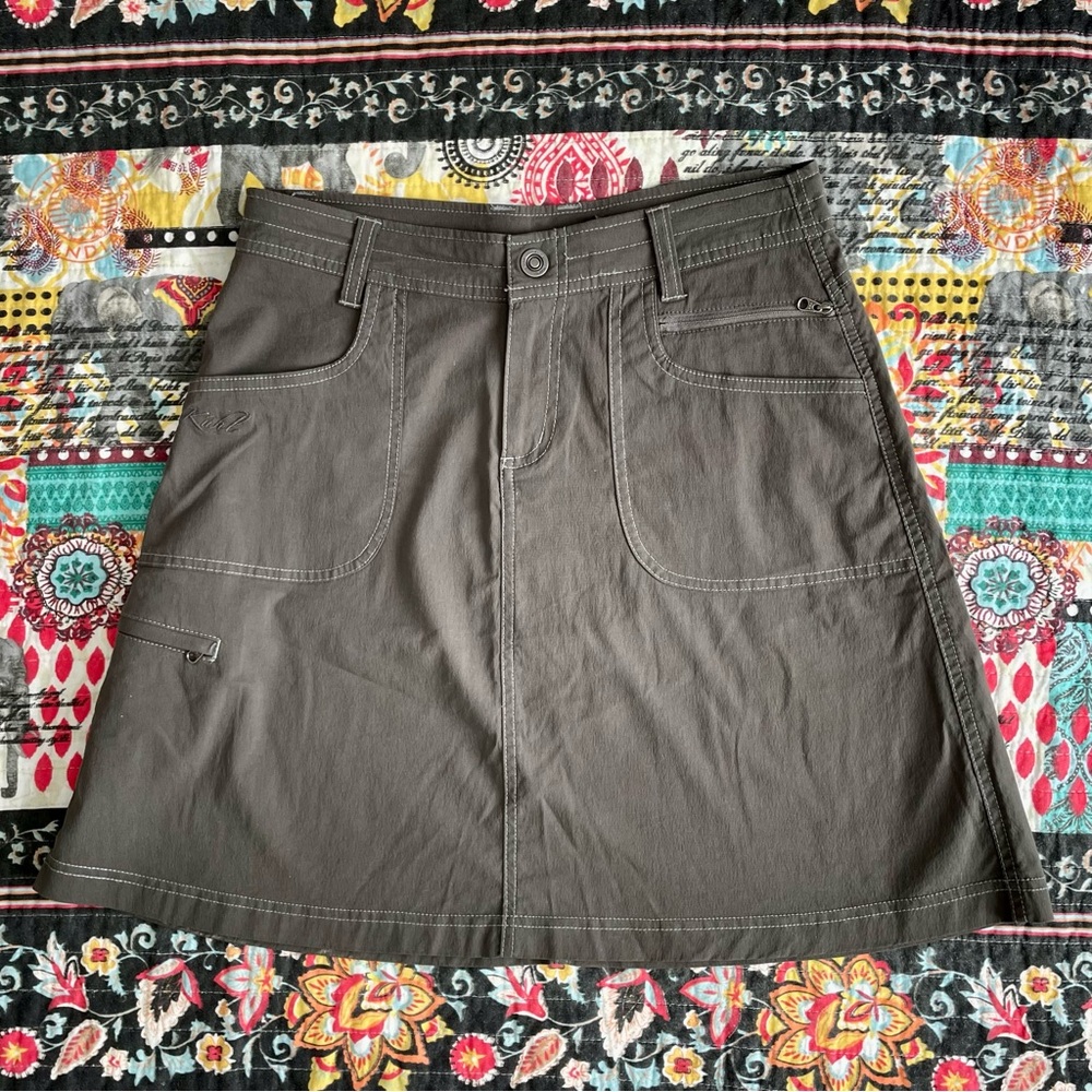 Kühl Olive Green Activewear Hiking Skirt Sz 2 Pockets A-line Button Pockets